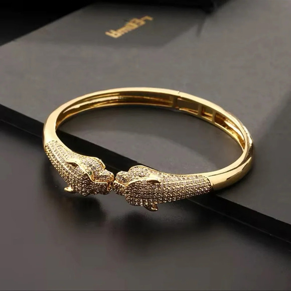 Anthropologie Gold Panther Bracelet - Picture 4 of 16